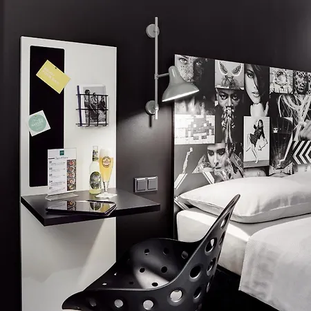 Hotel Legere Express